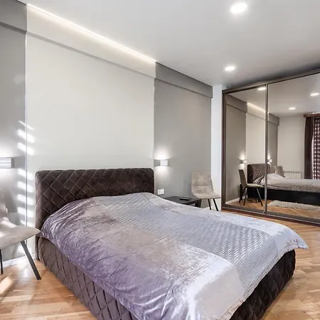Apartment 2 In The Center *